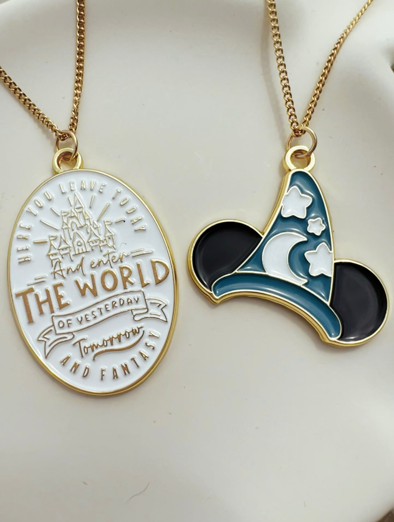 Mickey’s Magic Hat Necklace